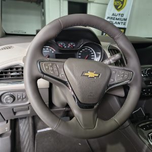 Volante Cruze revestido em sintético