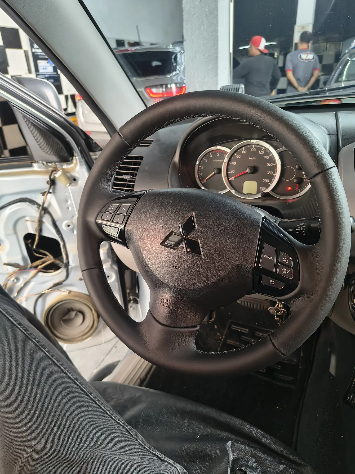 Revestimento de volante Mitsubishi Lancer, Pajero e L200 - Imagem 3