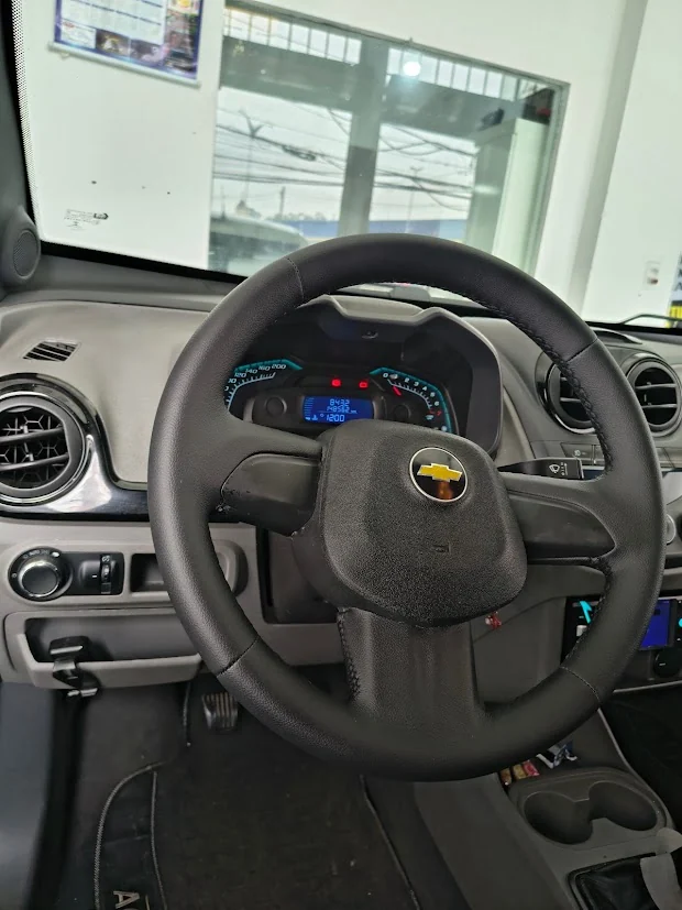 Agile / Montana • PU liso • revestimento Auto Premium Volante