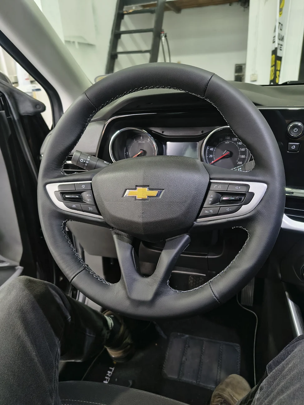 Onix e Onix Plus • revestimento Auto Premium Volante