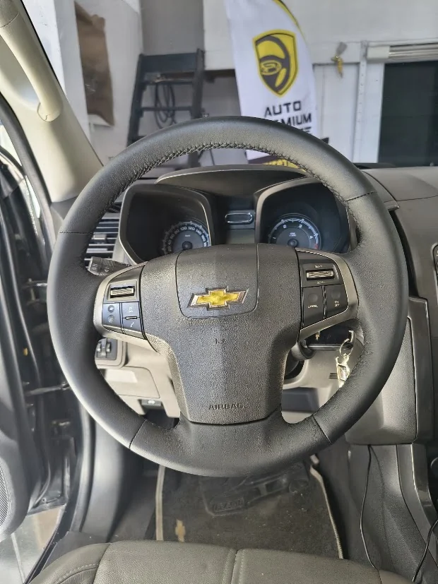 S10 • couro • revestimento Auto Premium Volante