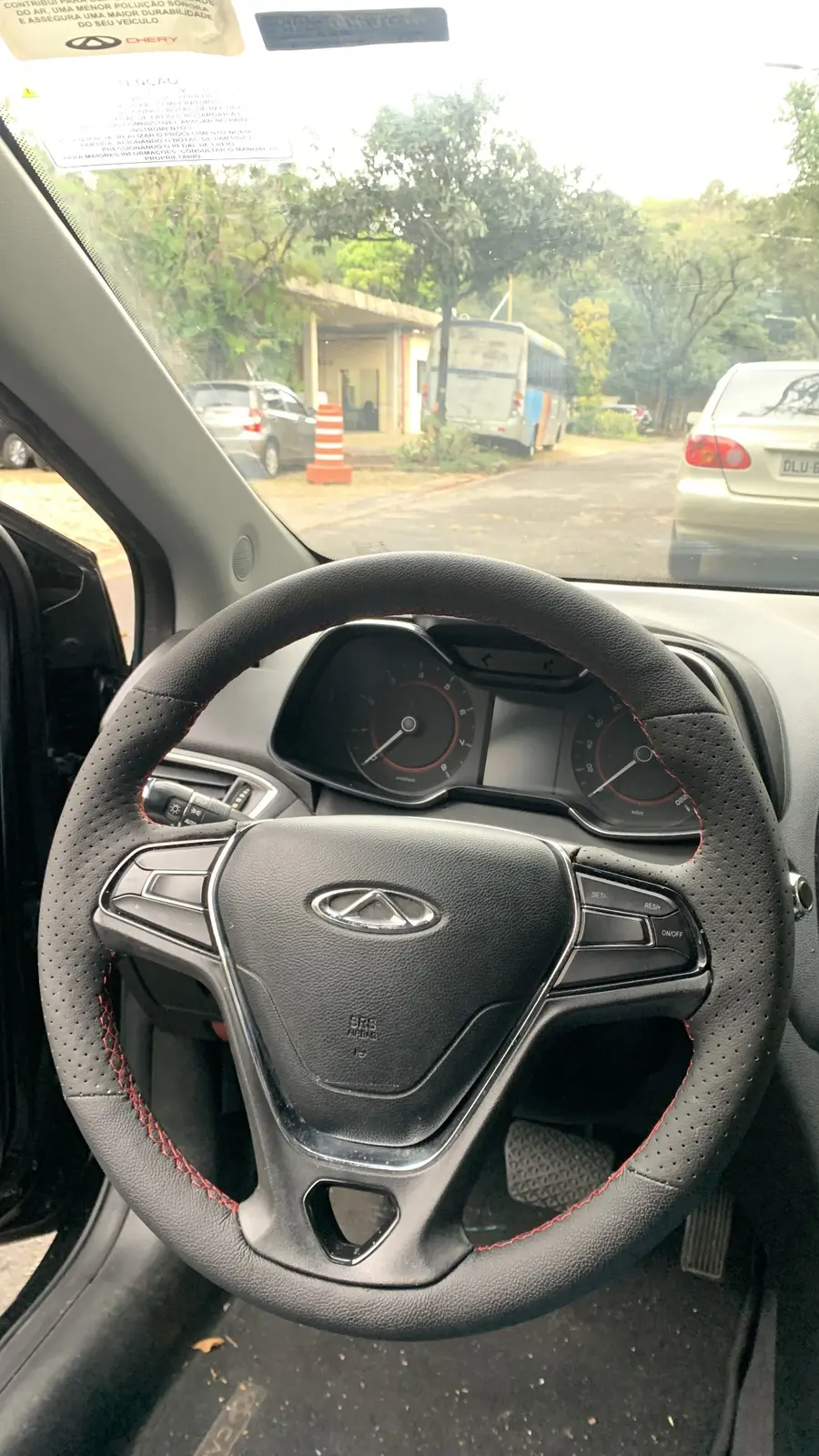 Volante Chery Tiggo 2 revestido em sintético premium