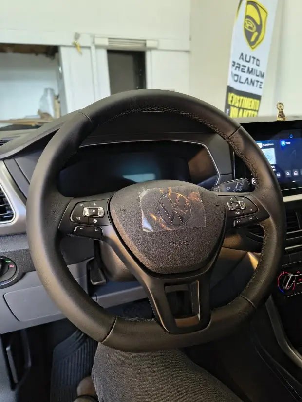 Volante Volkswagen T-Cross revestido em couro