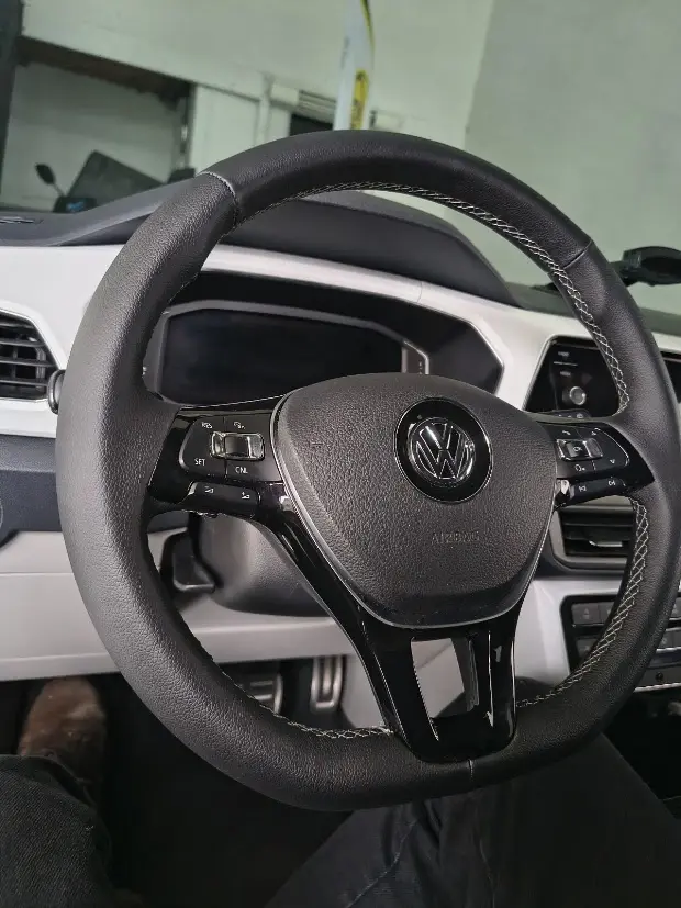Volante compartilhado por modelos compactos Volkswagen